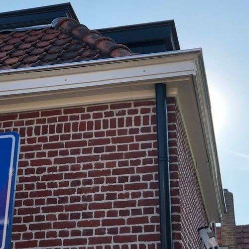 Foto van dakgoot in Brielle